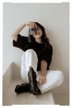 Joanna Baker, Foto
