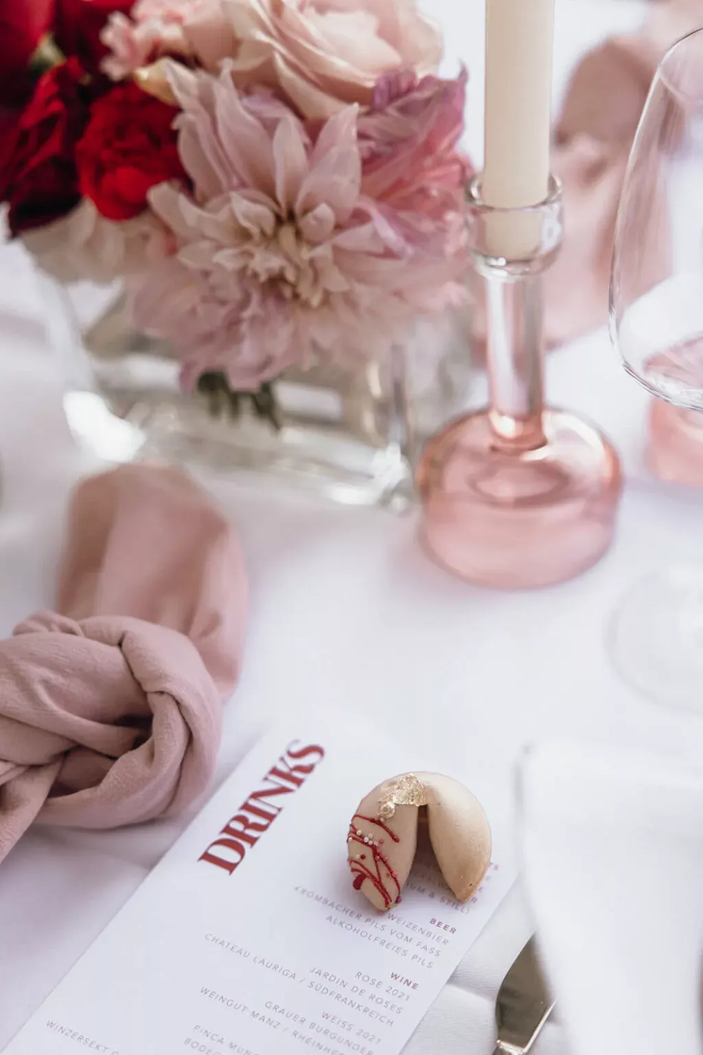 Drinks and table decoration